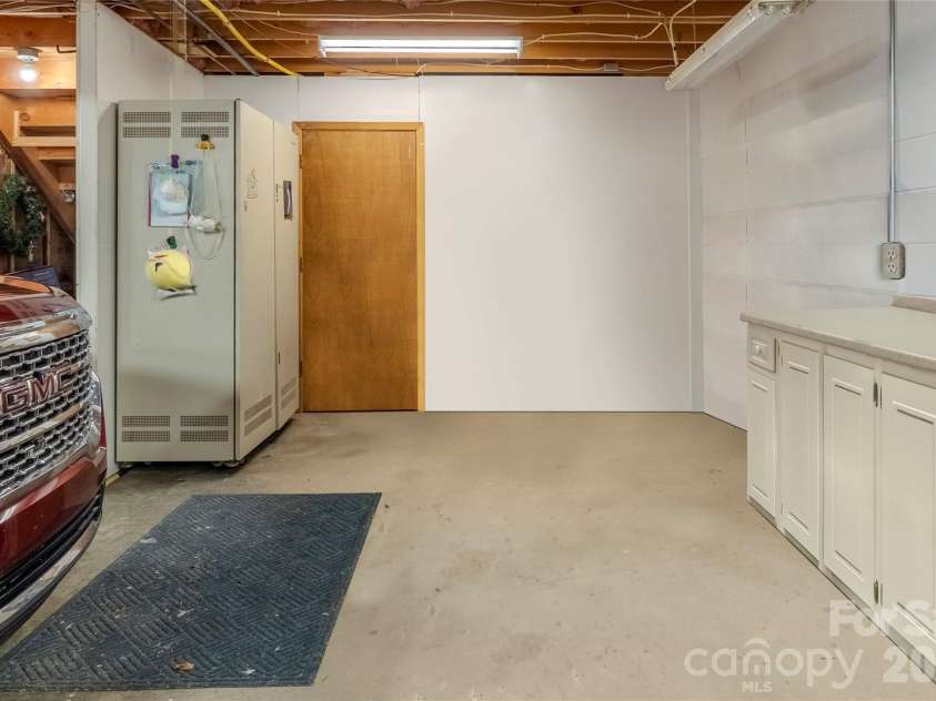 200 Mica Circle, Franklin, NC 28734.  MLS# CAR4350211, YatesRealty ID 9346. 