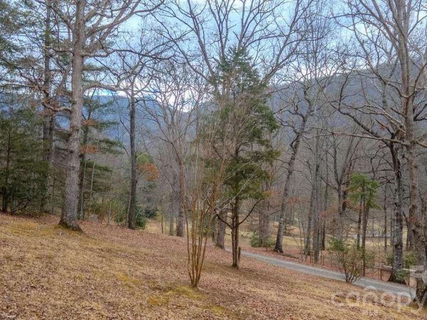 200 Mica Circle, Franklin, NC 28734.  MLS# CAR4350211, YatesRealty ID 9346. 