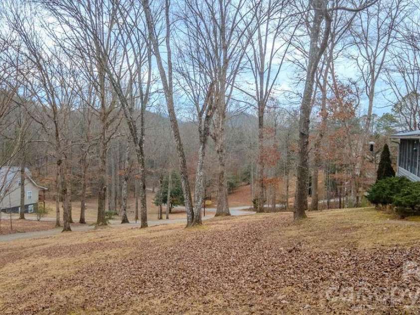 200 Mica Circle, Franklin, NC 28734.  MLS# CAR4350211, YatesRealty ID 9346. 