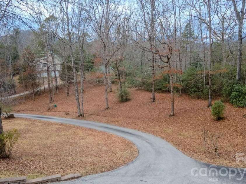 200 Mica Circle, Franklin, NC 28734.  MLS# CAR4350211, YatesRealty ID 9346. 