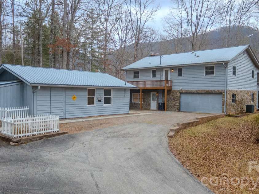 200 Mica Circle, Franklin, NC 28734.  MLS# CAR4350211, YatesRealty ID 9346. 