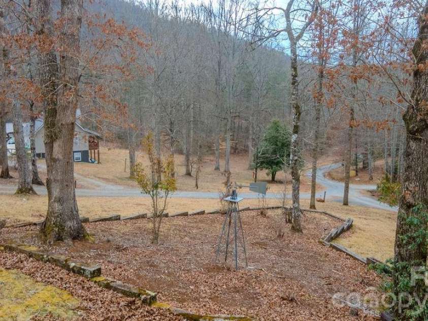 200 Mica Circle, Franklin, NC 28734.  MLS# CAR4350211, YatesRealty ID 9346. 