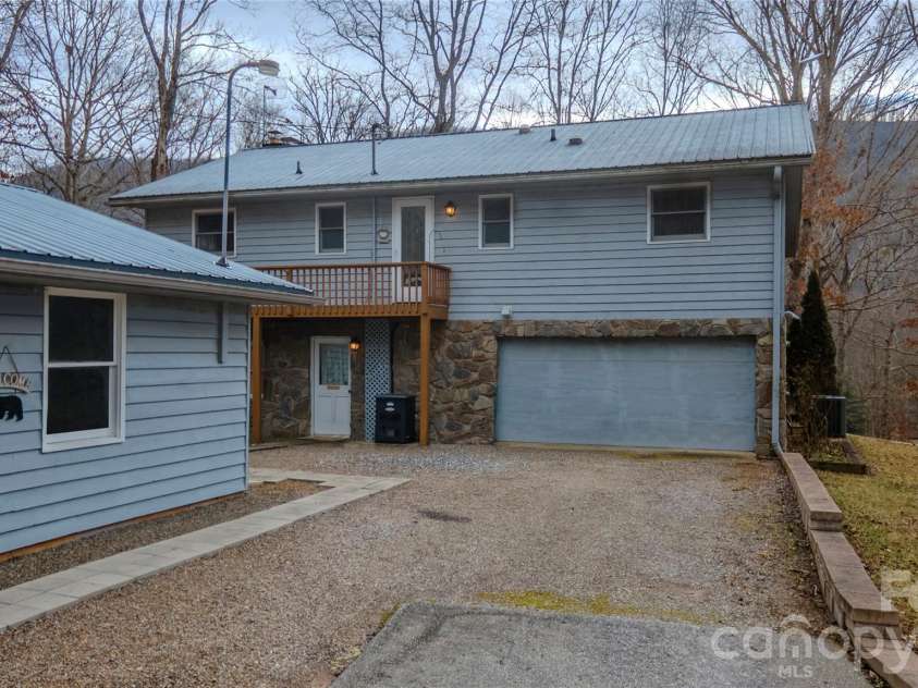 200 Mica Circle, Franklin, NC 28734.  MLS# CAR4350211, YatesRealty ID 9346. 
