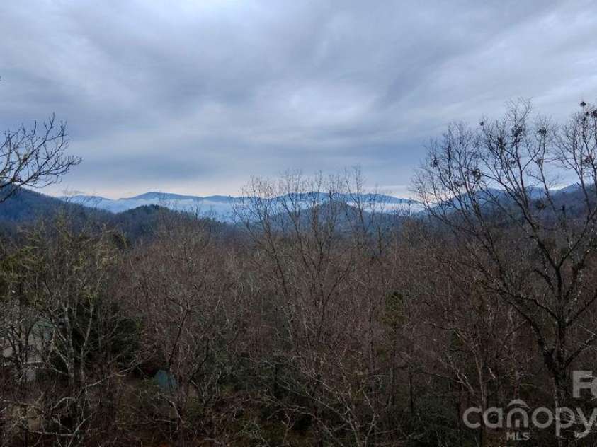 200 Mica Circle, Franklin, NC 28734.  MLS# CAR4350211, YatesRealty ID 9346. 