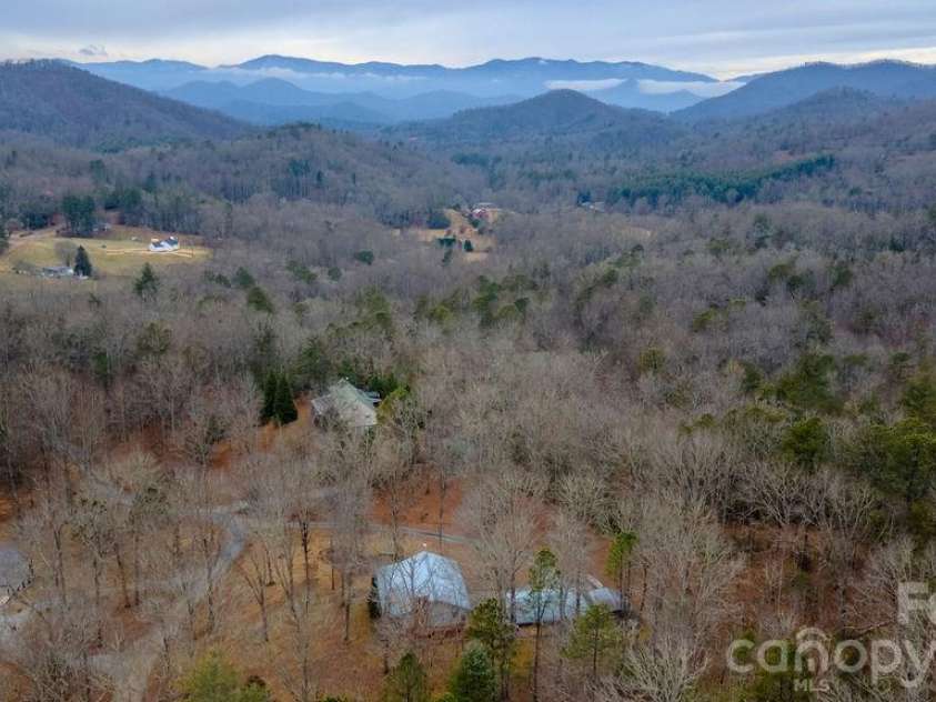 200 Mica Circle, Franklin, NC 28734.  MLS# CAR4350211, YatesRealty ID 9346. 
