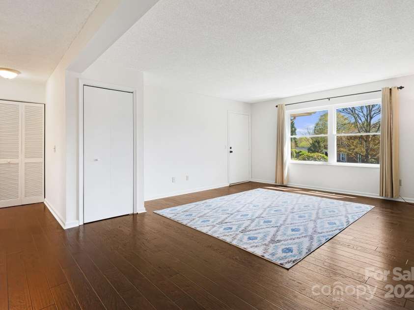 28 Capri Lane, Hendersonville, NC 28792.  MLS# CAR4247195, YatesRealty ID 9346. 