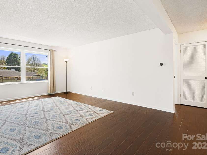 28 Capri Lane, Hendersonville, NC 28792.  MLS# CAR4247195, YatesRealty ID 9346. 