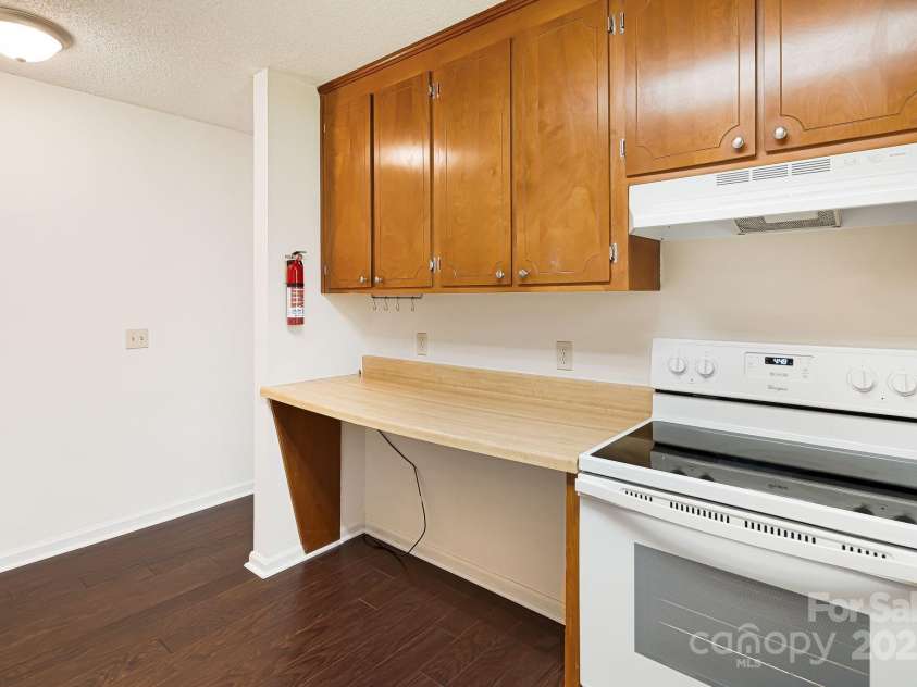 28 Capri Lane, Hendersonville, NC 28792.  MLS# CAR4247195, YatesRealty ID 9346. 