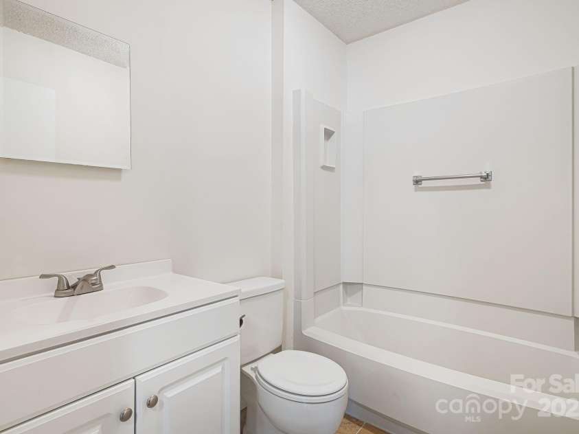 28 Capri Lane, Hendersonville, NC 28792.  MLS# CAR4247195, YatesRealty ID 9346. 