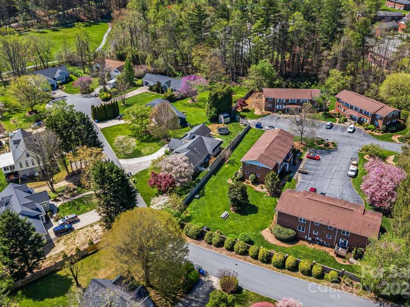 28 Capri Lane, Hendersonville, NC 28792.  MLS# CAR4247195, YatesRealty ID 9346. 