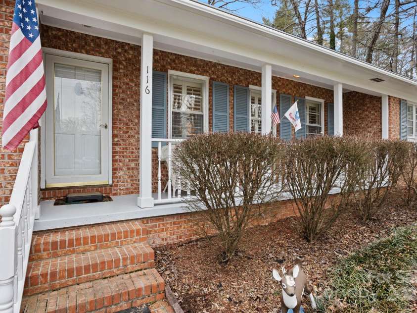 116 Arthur Lane, Hendersonville, NC 28791.  MLS# CAR4234469, YatesRealty ID 9347. 