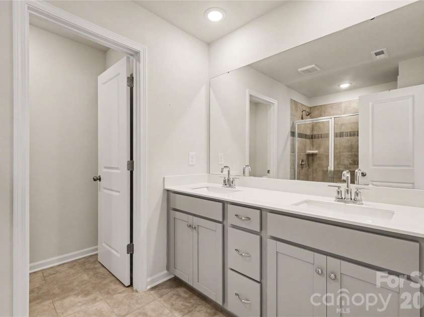 4471 Potters Wheel Drive, Fort Mill, SC 29715.  MLS# CAR4406448, YatesRealty ID 9347. 