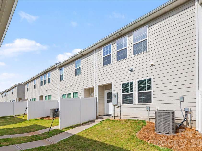 4471 Potters Wheel Drive, Fort Mill, SC 29715.  MLS# CAR4406448, YatesRealty ID 9347. 