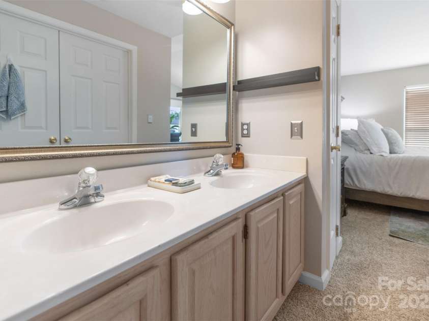 17810 Half Moon Lane, Cornelius, NC 28031.  MLS# CAR4248678, YatesRealty ID 9348. 