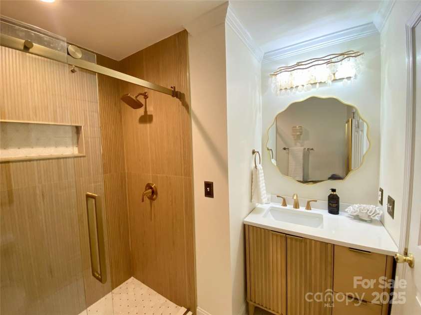 17810 Half Moon Lane, Cornelius, NC 28031.  MLS# CAR4248678, YatesRealty ID 9348. 