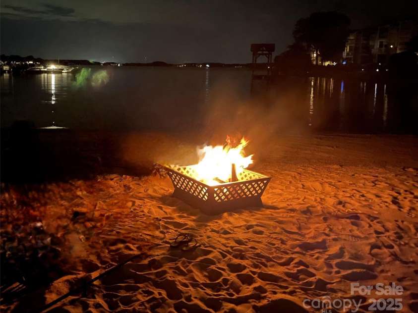 17810 Half Moon Lane, Cornelius, NC 28031.  MLS# CAR4248678, YatesRealty ID 9348. 