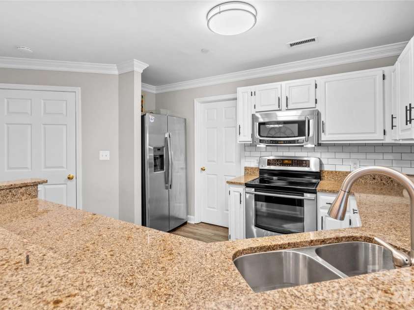 17810 Half Moon Lane, Cornelius, NC 28031.  MLS# CAR4248678, YatesRealty ID 9348. 