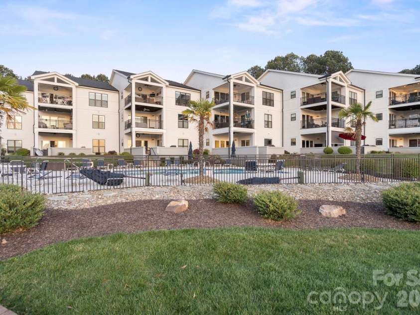 17810 Half Moon Lane, Cornelius, NC 28031.  MLS# CAR4248678, YatesRealty ID 9348. 