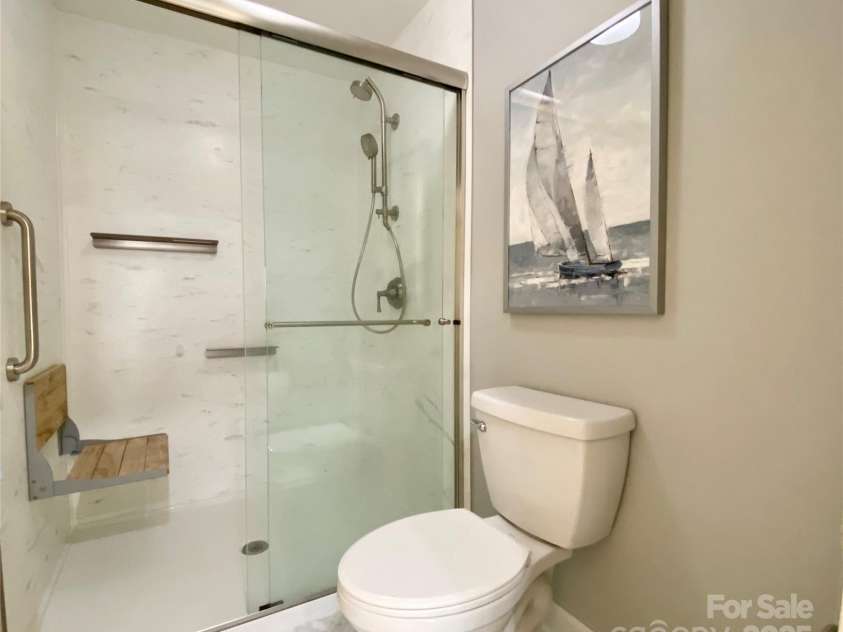 17810 Half Moon Lane, Cornelius, NC 28031.  MLS# CAR4248678, YatesRealty ID 9348. Primary Shower Tile Surround