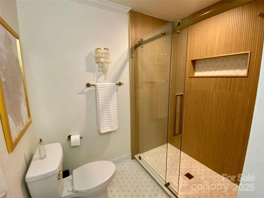 17810 Half Moon Lane, Cornelius, NC 28031.  MLS# CAR4248678, YatesRealty ID 9348. Second Bathroom Upgraded