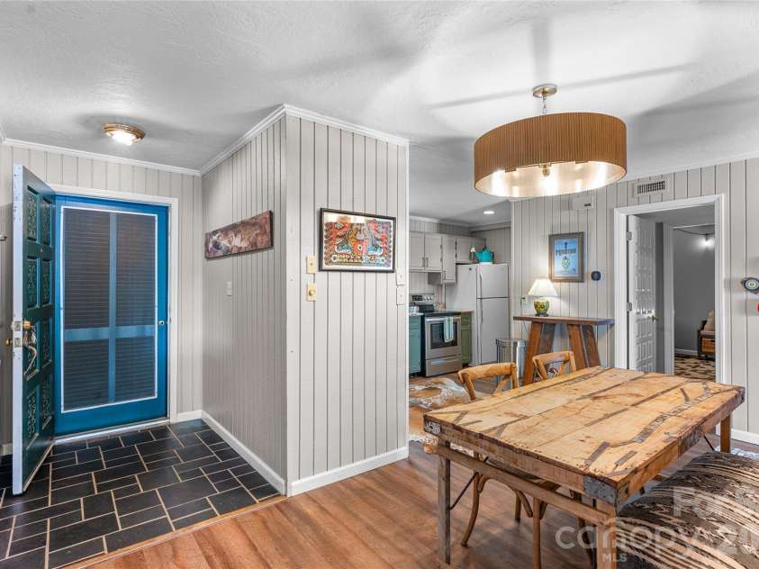 68 Toxaway Point, Lake Toxaway, NC 28747.  MLS# CAR4409256, YatesRealty ID 9348. 