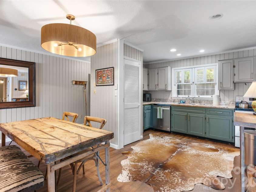 68 Toxaway Point, Lake Toxaway, NC 28747.  MLS# CAR4409256, YatesRealty ID 9348. 