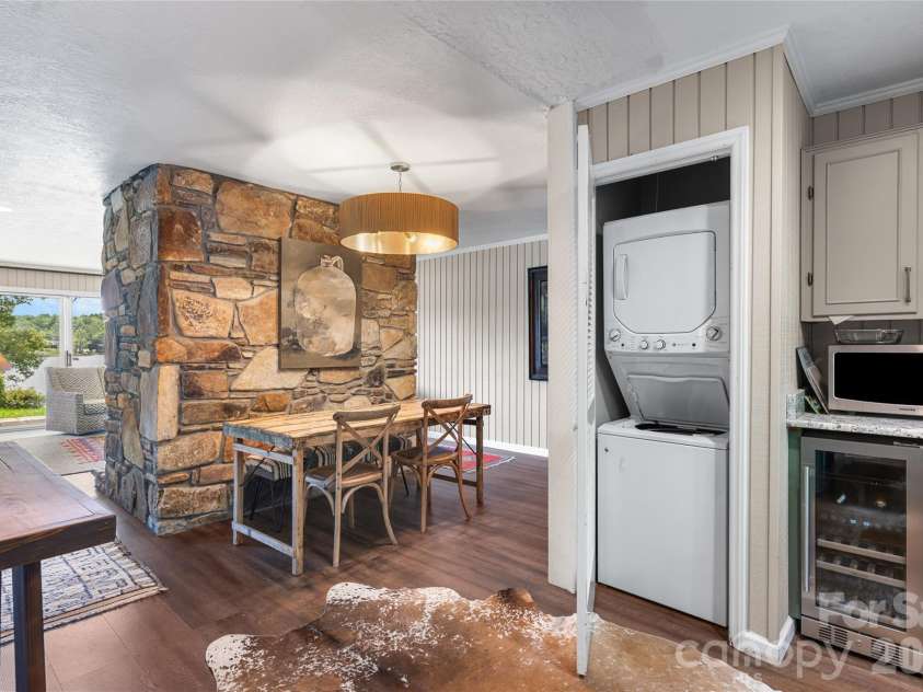 68 Toxaway Point, Lake Toxaway, NC 28747.  MLS# CAR4409256, YatesRealty ID 9348. 