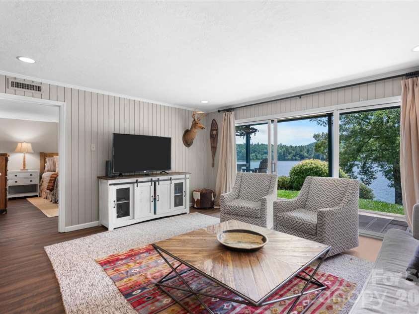 68 Toxaway Point, Lake Toxaway, NC 28747.  MLS# CAR4409256, YatesRealty ID 9348. 