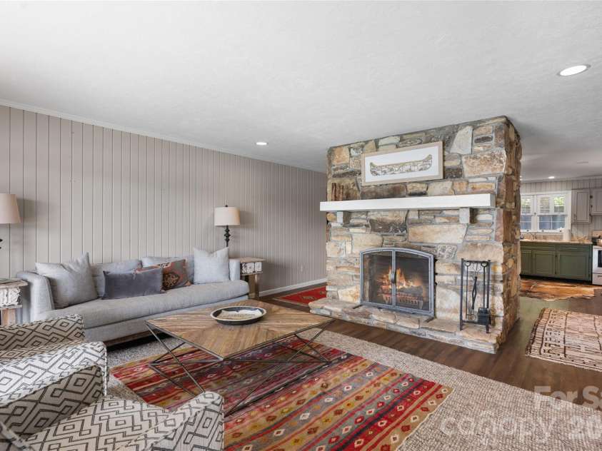 68 Toxaway Point, Lake Toxaway, NC 28747.  MLS# CAR4409256, YatesRealty ID 9348. 