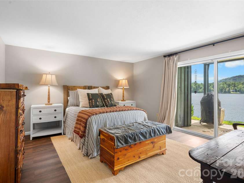 68 Toxaway Point, Lake Toxaway, NC 28747.  MLS# CAR4409256, YatesRealty ID 9348. 