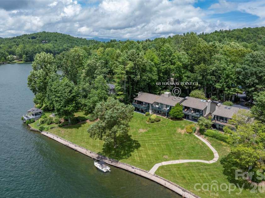 68 Toxaway Point, Lake Toxaway, NC 28747.  MLS# CAR4409256, YatesRealty ID 9348. 