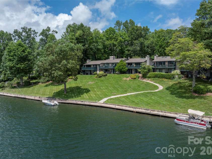 68 Toxaway Point, Lake Toxaway, NC 28747.  MLS# CAR4409256, YatesRealty ID 9348. 