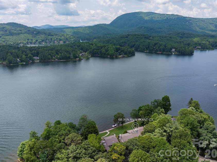 68 Toxaway Point, Lake Toxaway, NC 28747.  MLS# CAR4409256, YatesRealty ID 9348. 