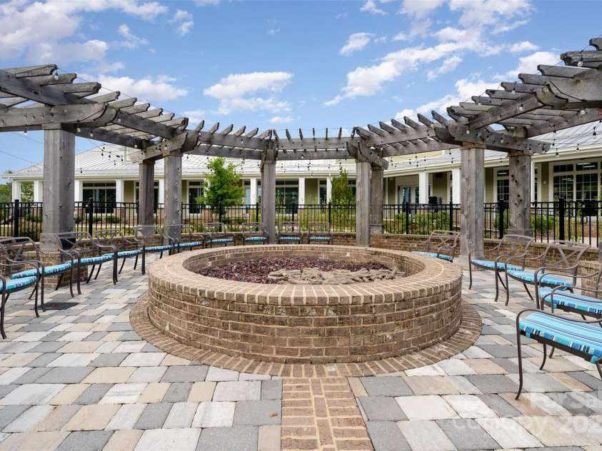 10421 Superb Lane, Charlotte, NC 28215.  MLS# CAR4238247, YatesRealty ID 9349. 