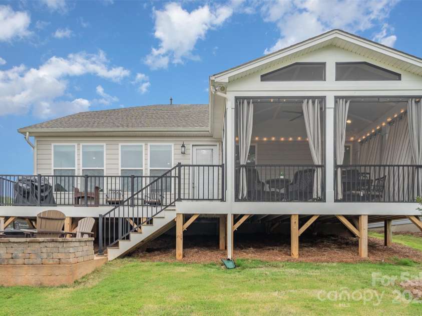 10421 Superb Lane, Charlotte, NC 28215.  MLS# CAR4238247, YatesRealty ID 9349. Exterior