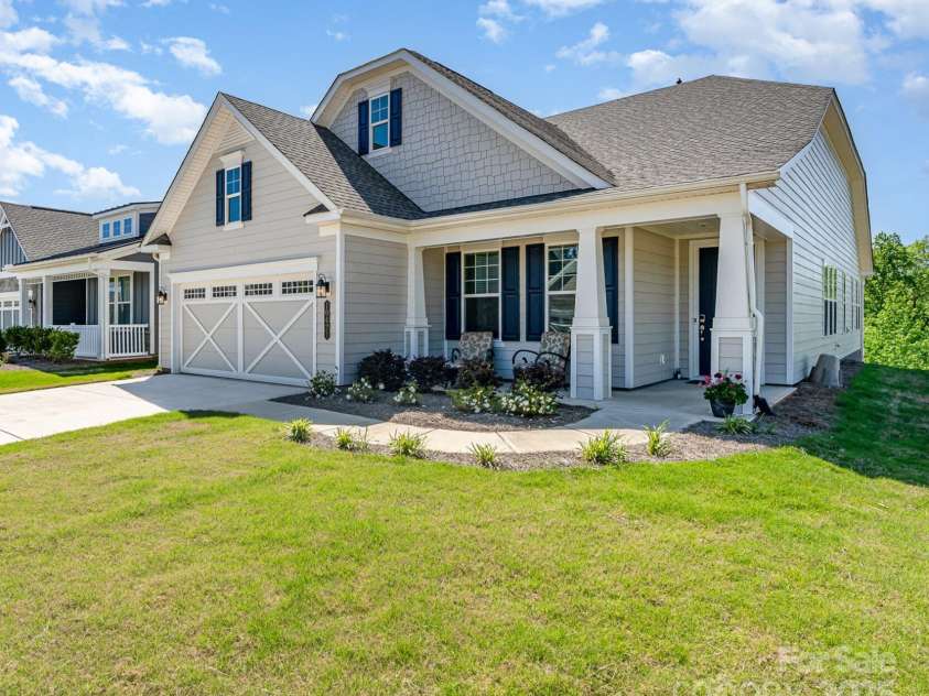 10421 Superb Lane, Charlotte, NC 28215.  MLS# CAR4238247, YatesRealty ID 9349. Front Exterior