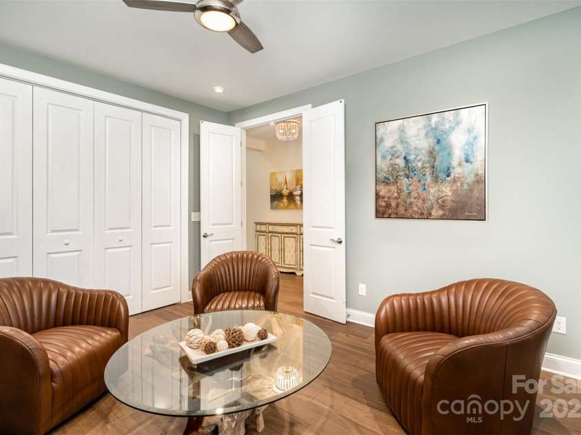 10421 Superb Lane, Charlotte, NC 28215.  MLS# CAR4238247, YatesRealty ID 9349. Front Office/Flex with full-size closet