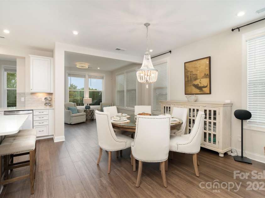10421 Superb Lane, Charlotte, NC 28215.  MLS# CAR4238247, YatesRealty ID 9349. Kitchen + Dining