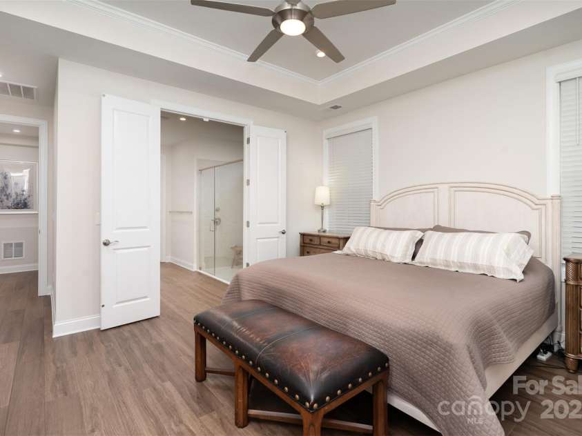 10421 Superb Lane, Charlotte, NC 28215.  MLS# CAR4238247, YatesRealty ID 9349. Primary Bedroom