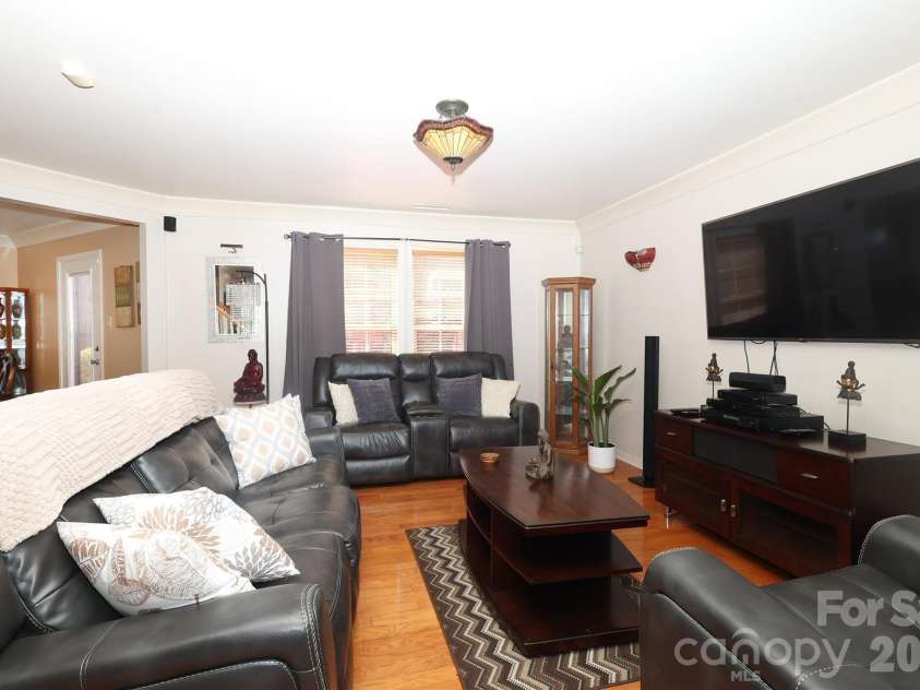 6432 Brumit Lane, Charlotte, NC 28269.  MLS# CAR4349253, YatesRealty ID 9349. 