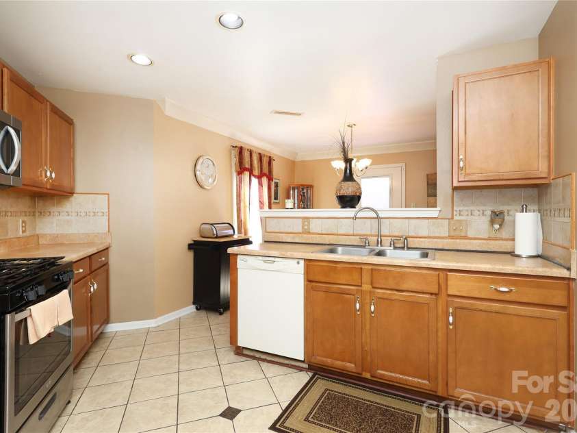 6432 Brumit Lane, Charlotte, NC 28269.  MLS# CAR4349253, YatesRealty ID 9349. 