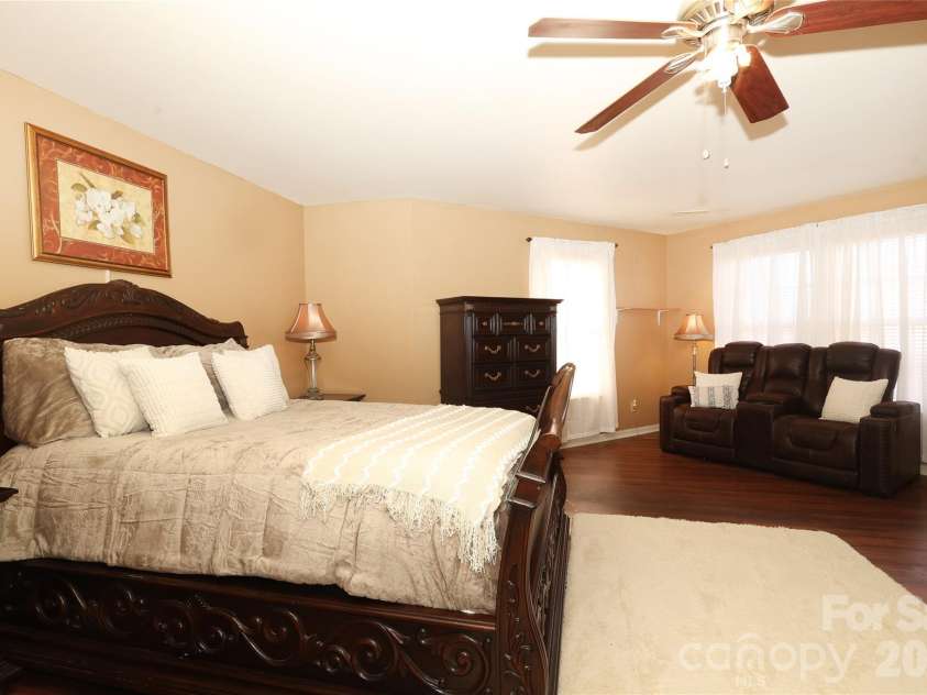 6432 Brumit Lane, Charlotte, NC 28269.  MLS# CAR4349253, YatesRealty ID 9349. 