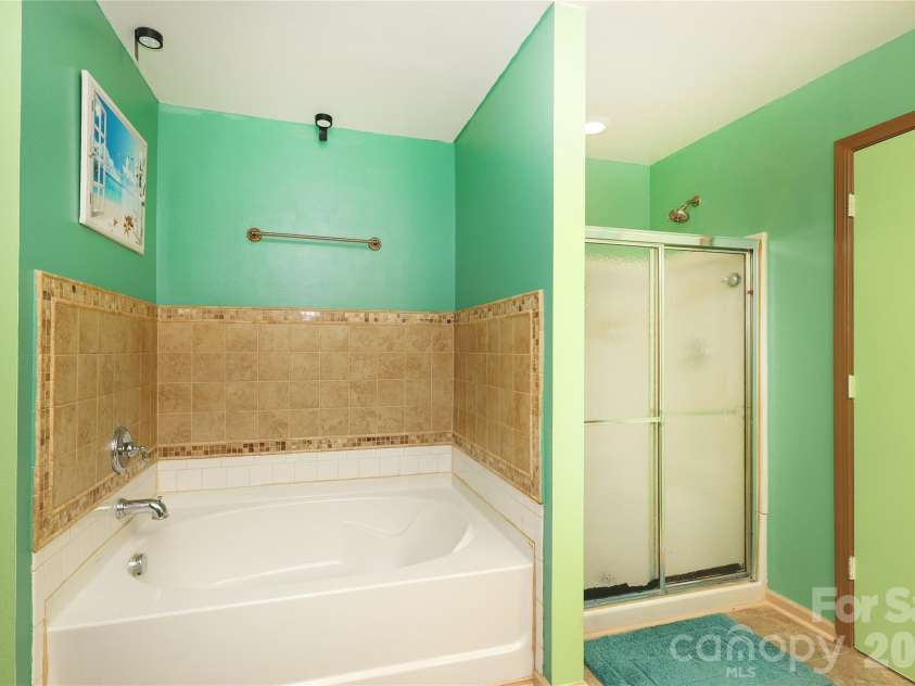 6432 Brumit Lane, Charlotte, NC 28269.  MLS# CAR4349253, YatesRealty ID 9349. 