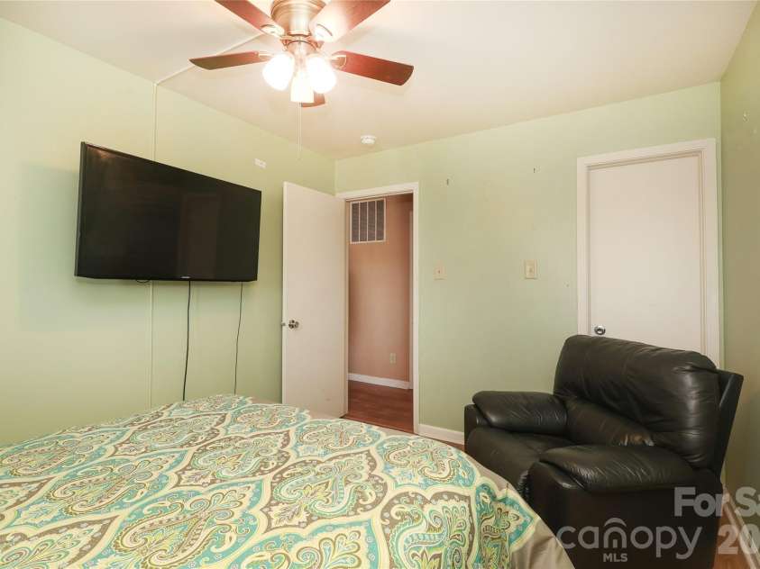 6432 Brumit Lane, Charlotte, NC 28269.  MLS# CAR4349253, YatesRealty ID 9349. 