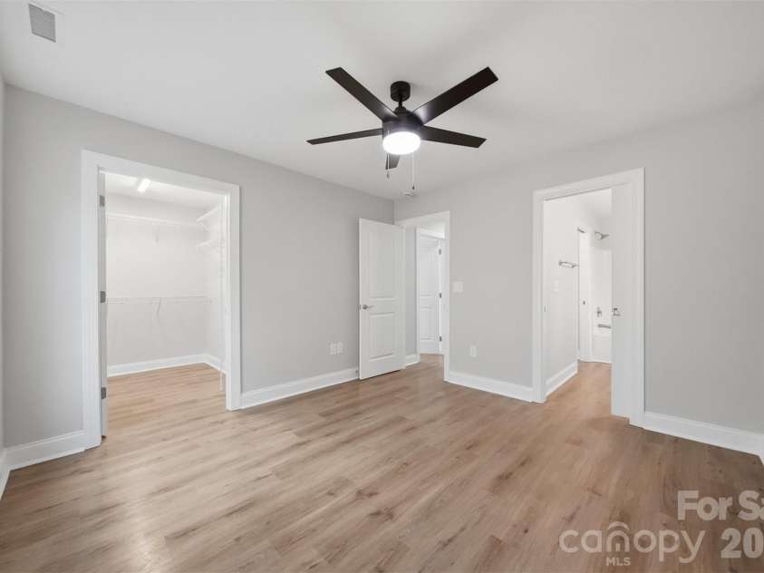 844 5th Avenue, Hickory, NC 28602.  MLS# CAR4355631, YatesRealty ID 9350. 