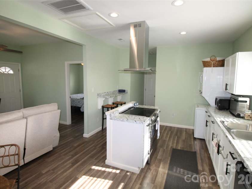 112 Hartford Avenue, Bessemer City, NC 28016.  MLS# CAR4338747, YatesRealty ID 9351. 