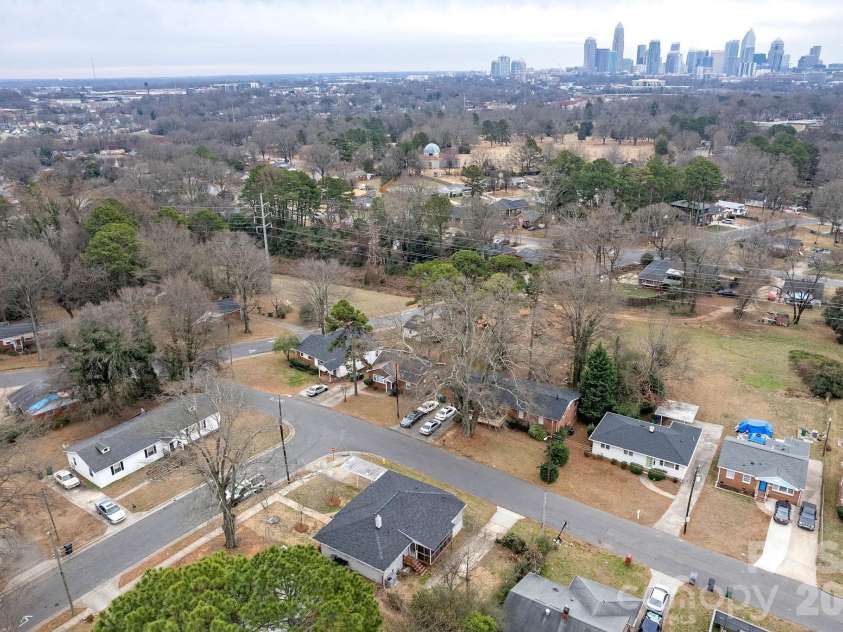 1701 Irma Street, Charlotte, NC 28216.  MLS# CAR4343874, YatesRealty ID 9353. 