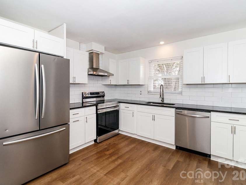 1701 Irma Street, Charlotte, NC 28216.  MLS# CAR4343874, YatesRealty ID 9353. Kitchen