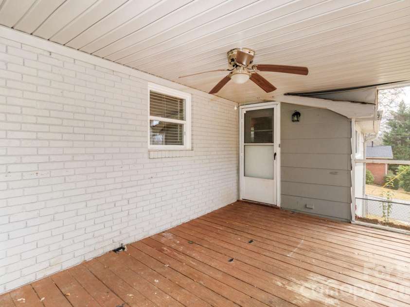 1701 Irma Street, Charlotte, NC 28216.  MLS# CAR4413768, YatesRealty ID 9353. 