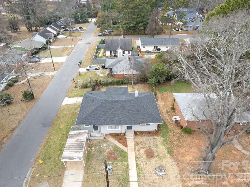 1701 Irma Street, Charlotte, NC 28216.  MLS# CAR4413768, YatesRealty ID 9353. 